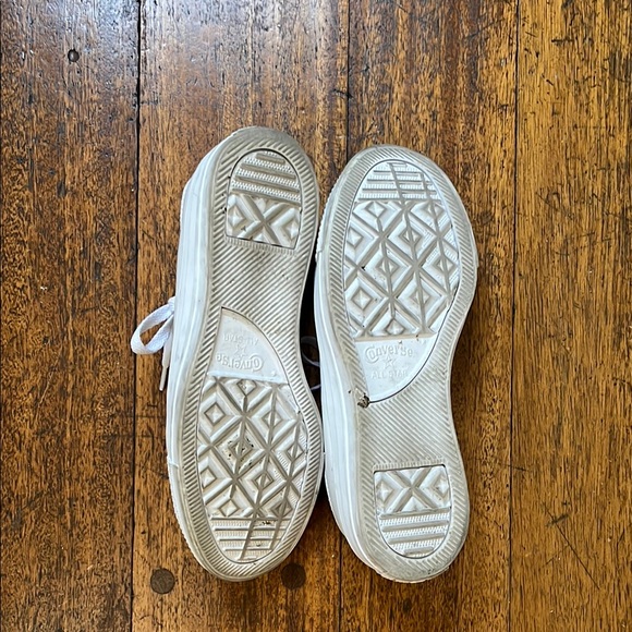 Converse White Leather Low-Top Sneakers EUC - Picture 3 of 11